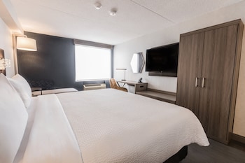 Standard Room, 1 King Bed