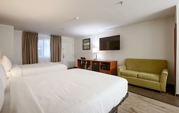 Family Room, 2 Queen Beds, Non Smoking (with Sofabed)