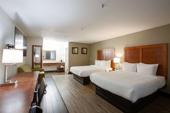 Family Room, 2 Queen Beds, Non Smoking (with Sofabed)