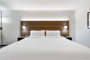 Standard Room, 1 King Bed, Accessible Bathtub (Mobility)