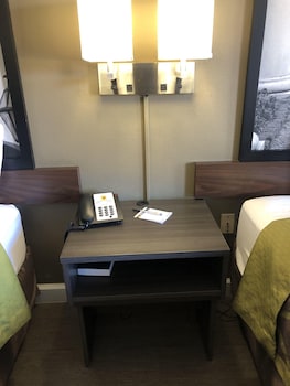 Room, 2 Queen Beds, Non Smoking