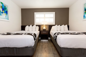 Suite, Multiple Beds, Non Smoking, Refrigerator & Microwave