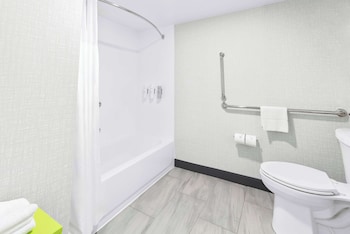 Room, Accessible, Bathtub