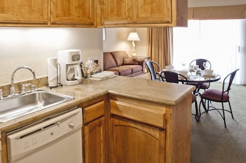 1 BEDROOM KING SUITE PLUS WITH BALCONY