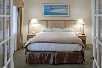1 BEDROOM KING SUITE WITH BALCONY