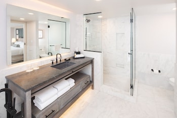 Premier Suite, 1 King Bed with Sofa bed