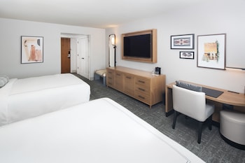 Superior Room, 2 Queen Beds, Lakeside
