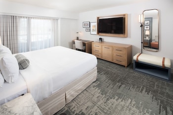 Deluxe Room, 1 King Bed