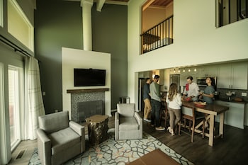 One Bedroom King Villa