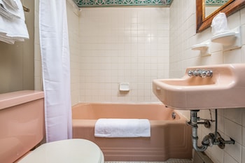 02 - Reeves Stateroom