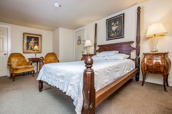03 - Cedar Creek Guest Room