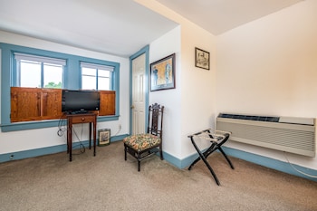 11 - Tyler Guest Room