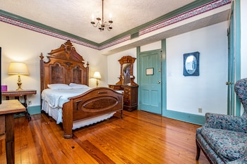 18 - Shenandoah Guest Room