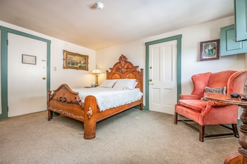 08 - Taylor Guest Room