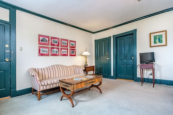 20 - Rutherford Stateroom