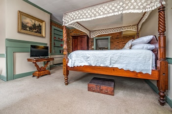 02 - Reeves Stateroom