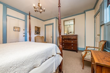 22 - Byrd Guest Room