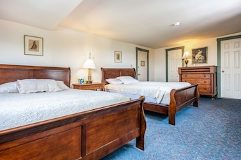 12 - Madison Stateroom