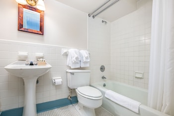 06 - Lincoln Stateroom