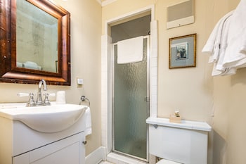 22 - Byrd Guest Room