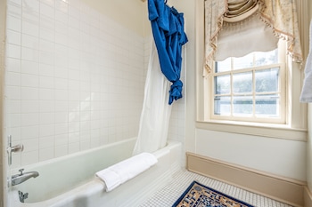 14 - Rhodes Suite