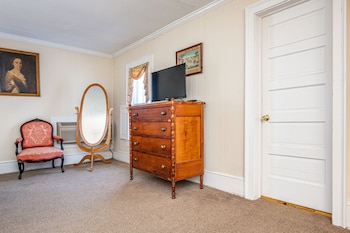 16 - Washington Stateroom