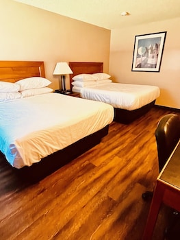 Standard Room, 2 Queen Beds (Pet Friendly)