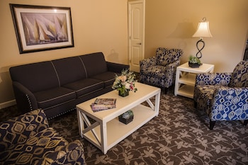 Suite 1 King with Sofabed Lakewood