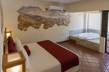 Terrace Suite, King bed and Jacuzzi
