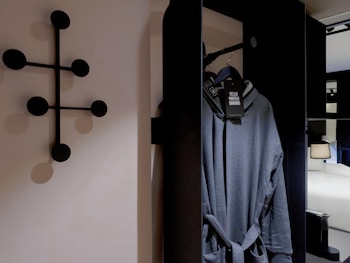 Tribe Essential Single Room