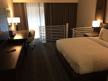 Suite, 1 Bedroom, Non Smoking (Bi-Level)