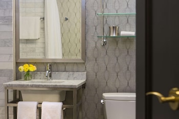 Room, 2 Double Beds, Accessible (Mobility/Hearing Bathtub)