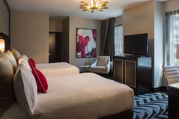 Room, 2 Double Beds, Accessible (Mobility/Hearing Bathtub)