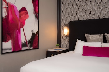 Deluxe Room, 1 Queen Bed (Deluxe Queen)