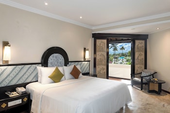 Deluxe Double Room, 1 King Bed, Partial Sea View