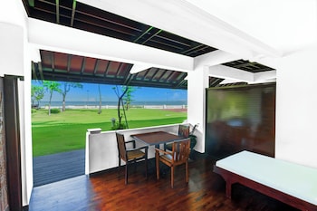 Grand Room, Oceanfront