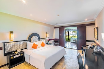 Grand Room, Oceanfront