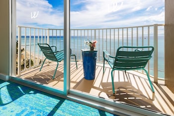 Room, 1 King Bed, Oceanfront (with Lanai)