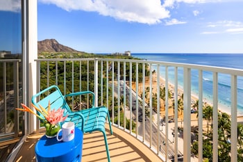 Room, 1 King Bed, Accessible, Oceanfront (Roll-in Shower)