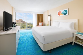 Room, 1 King Bed, Partial Ocean View