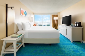 Room, 1 King Bed, Oceanfront (with Lanai)