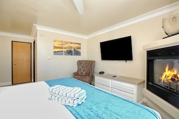 King Room with Fireplace No Hot Tub