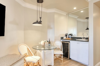 2 Double Beds, City View Balcony with Hot Tub