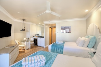 2 Double Beds, City View Balcony with Hot Tub
