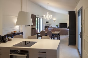 Villa Marie 2 chambres, piscine chauffée et jardin