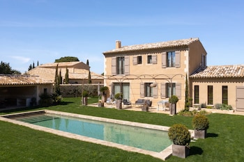 Villa Manon 4 Chambres, piscine chauffée et jardin