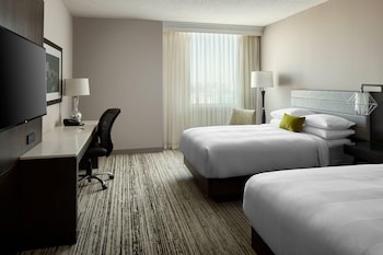 Room, 2 Double Beds (Hearing Accessible)
