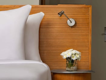 Deluxe Room, 1 King Bed, Lagoon View