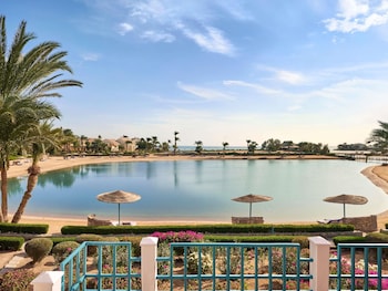 Deluxe Room, 1 King Bed, Lagoon View