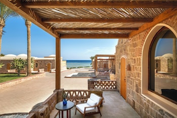 Superior Room, 1 Queen Bed, Partial Sea View